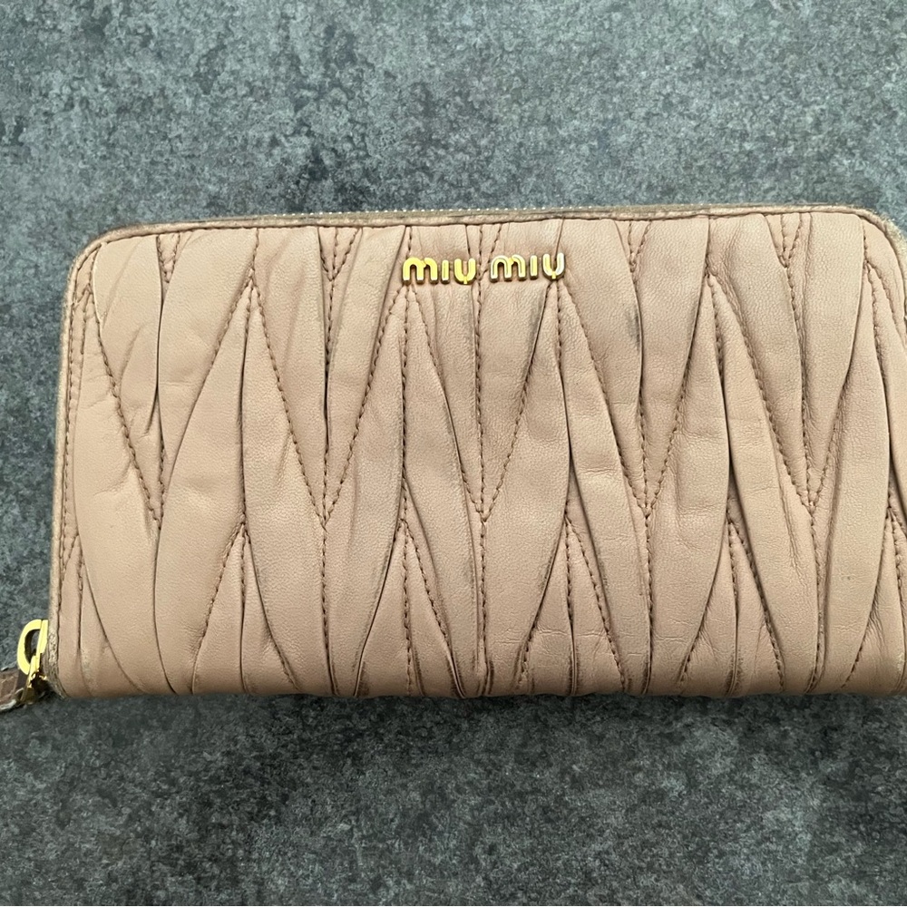 Miu Miu matelassé nappa leather zippered wallet